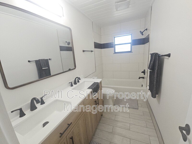 4 Bedroom 2 Bath Updated, Pensacola, NAS Pensacola, Fenced Yard, Pets property image