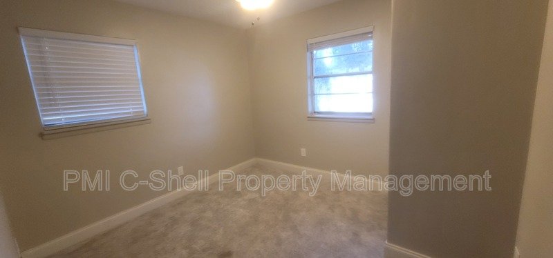 Very Nice 3 Bed 1 Bath Home with Yard property image