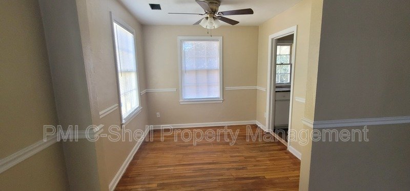 Convenient 3Bedroom 1 Bath Home with Backyard property image