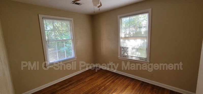 Convenient 3Bedroom 1 Bath Home with Backyard property image
