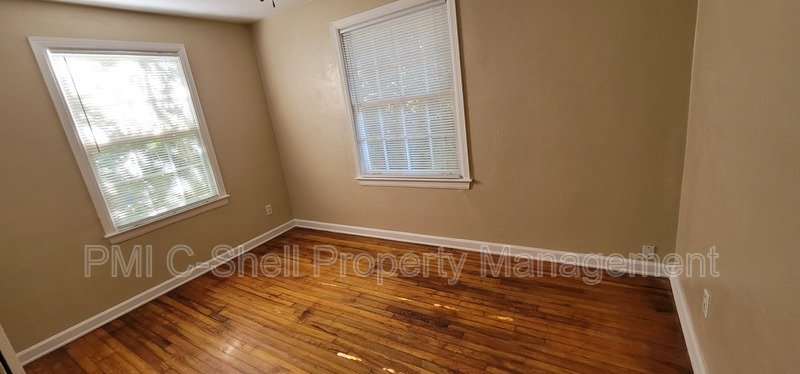 Convenient 3Bedroom 1 Bath Home with Backyard property image